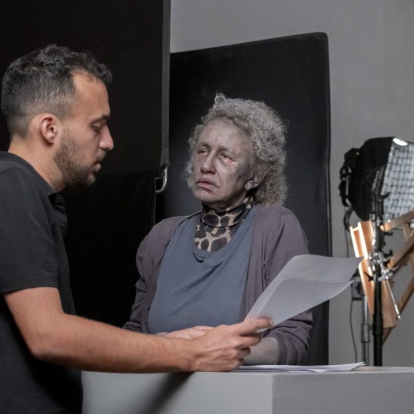 אורית בכר אדר, האבודים, מיקיינג אוף, אורית עם מנחה השחקנים יותם ויצמן, קרדיט לצילום יגאל פרדו