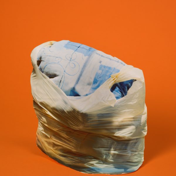 ציקי אייזנברג, אי המטמון, שמיכה, 2025, תצלום צבע